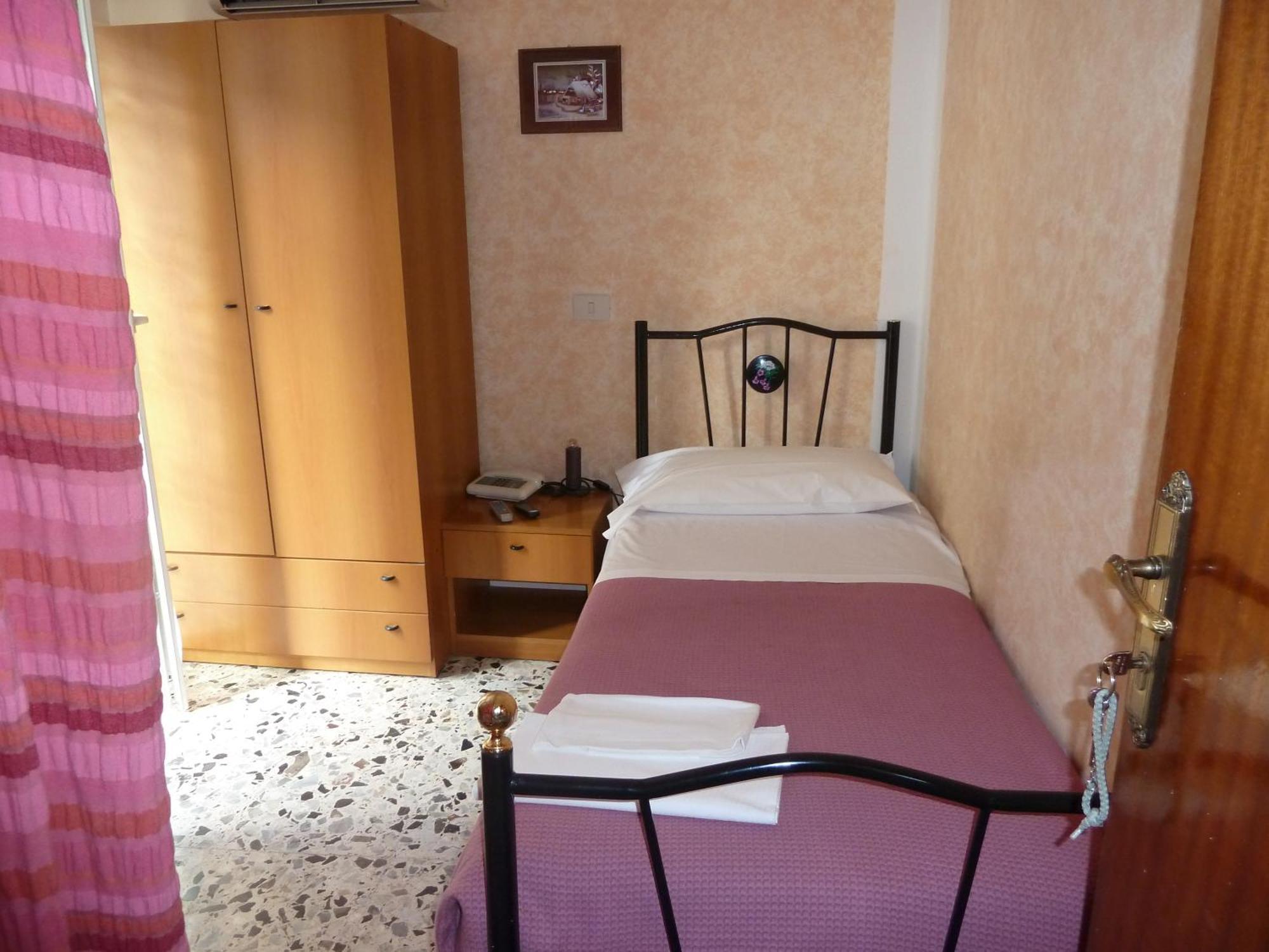 Hotel Bolognese Фоліньо Екстер'єр фото