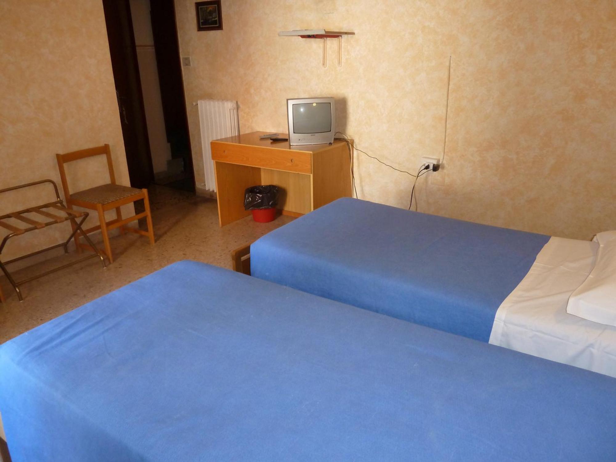 Hotel Bolognese Фоліньо Екстер'єр фото