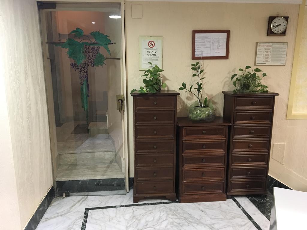 Hotel Bolognese Фоліньо Екстер'єр фото